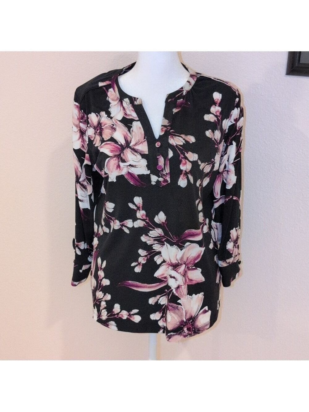 Karl Lagerfeld Paris Floral Blouse Top 3/4 Sleeves, Size Medium,V Neck , GUC